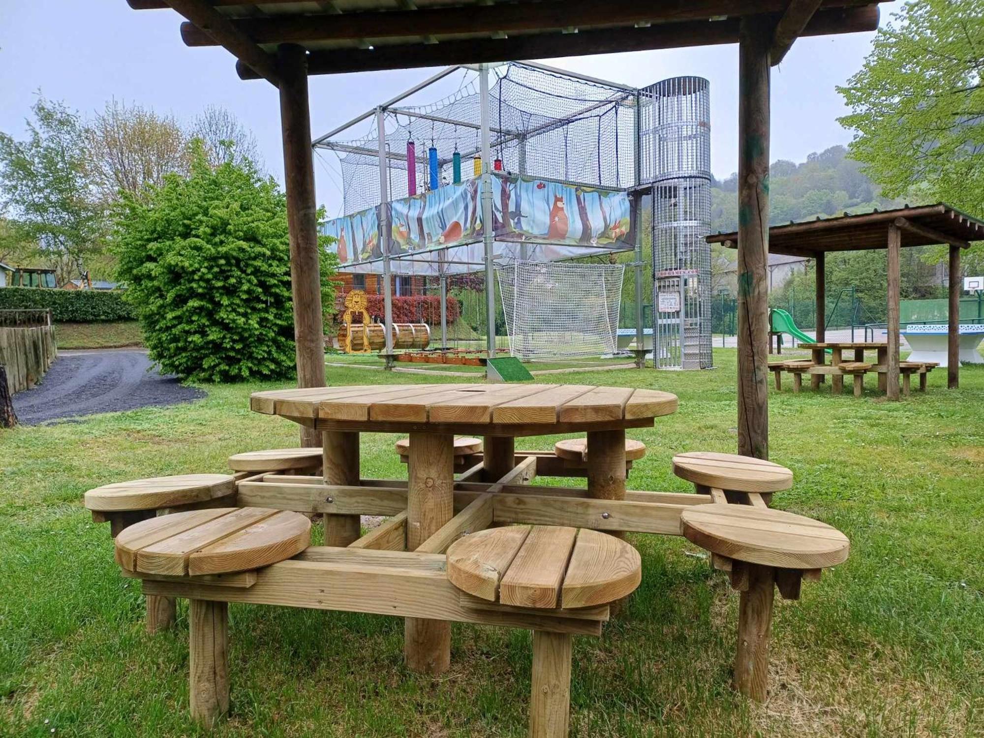 Camping Paradis Marmotel Saint-Geniez-dʼOlt Zewnętrze zdjęcie