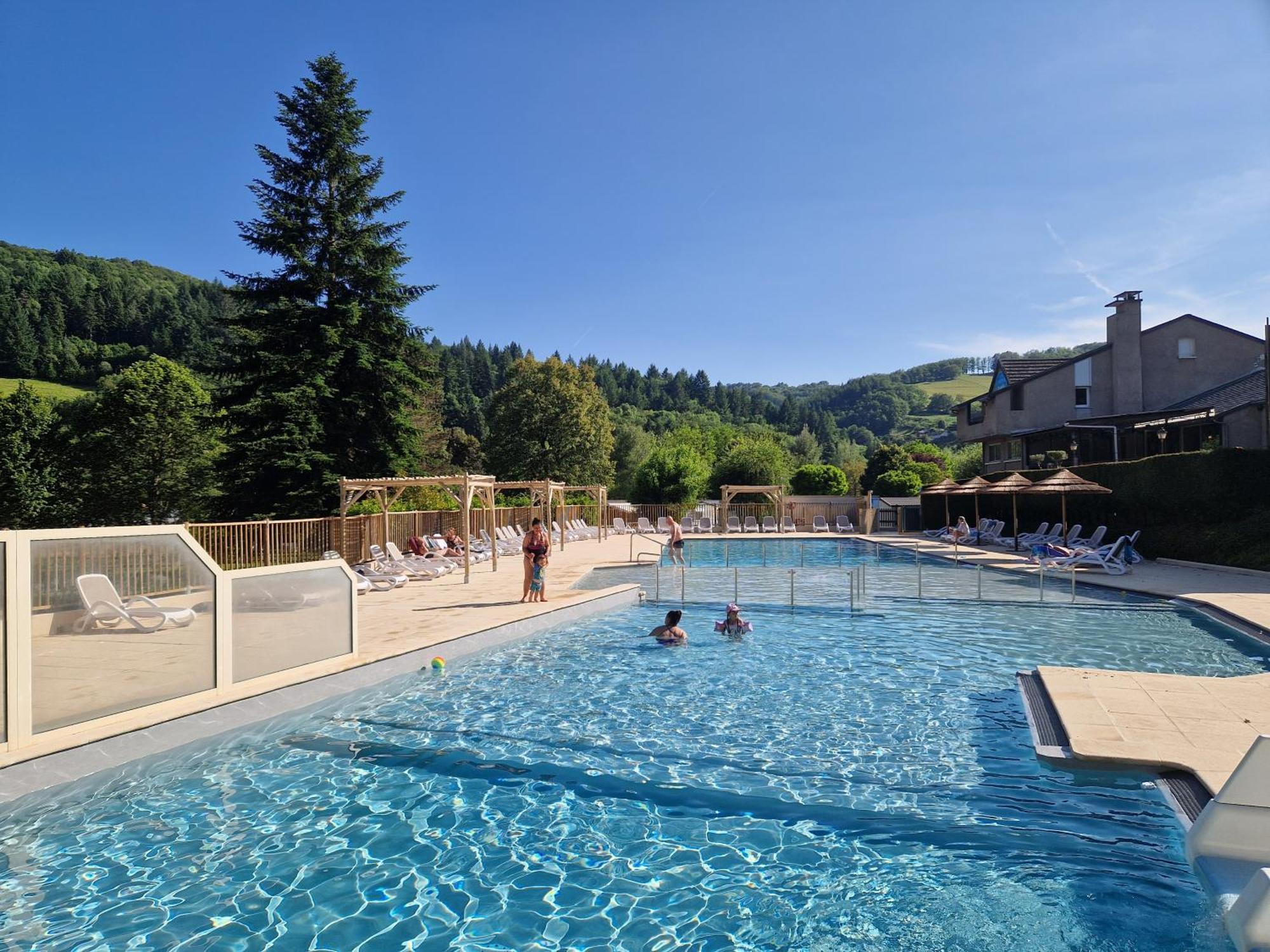 Camping Paradis Marmotel Saint-Geniez-dʼOlt Zewnętrze zdjęcie