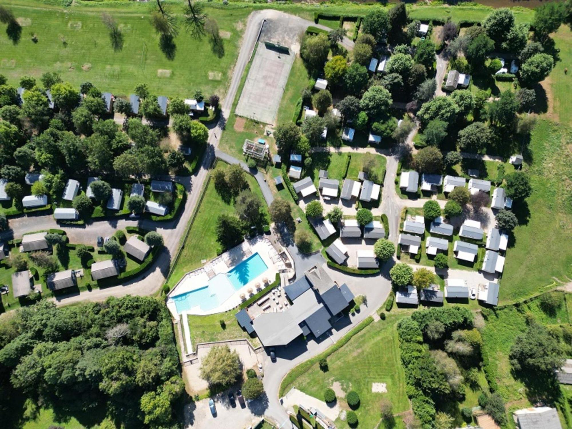 Camping Paradis Marmotel Saint-Geniez-dʼOlt Zewnętrze zdjęcie