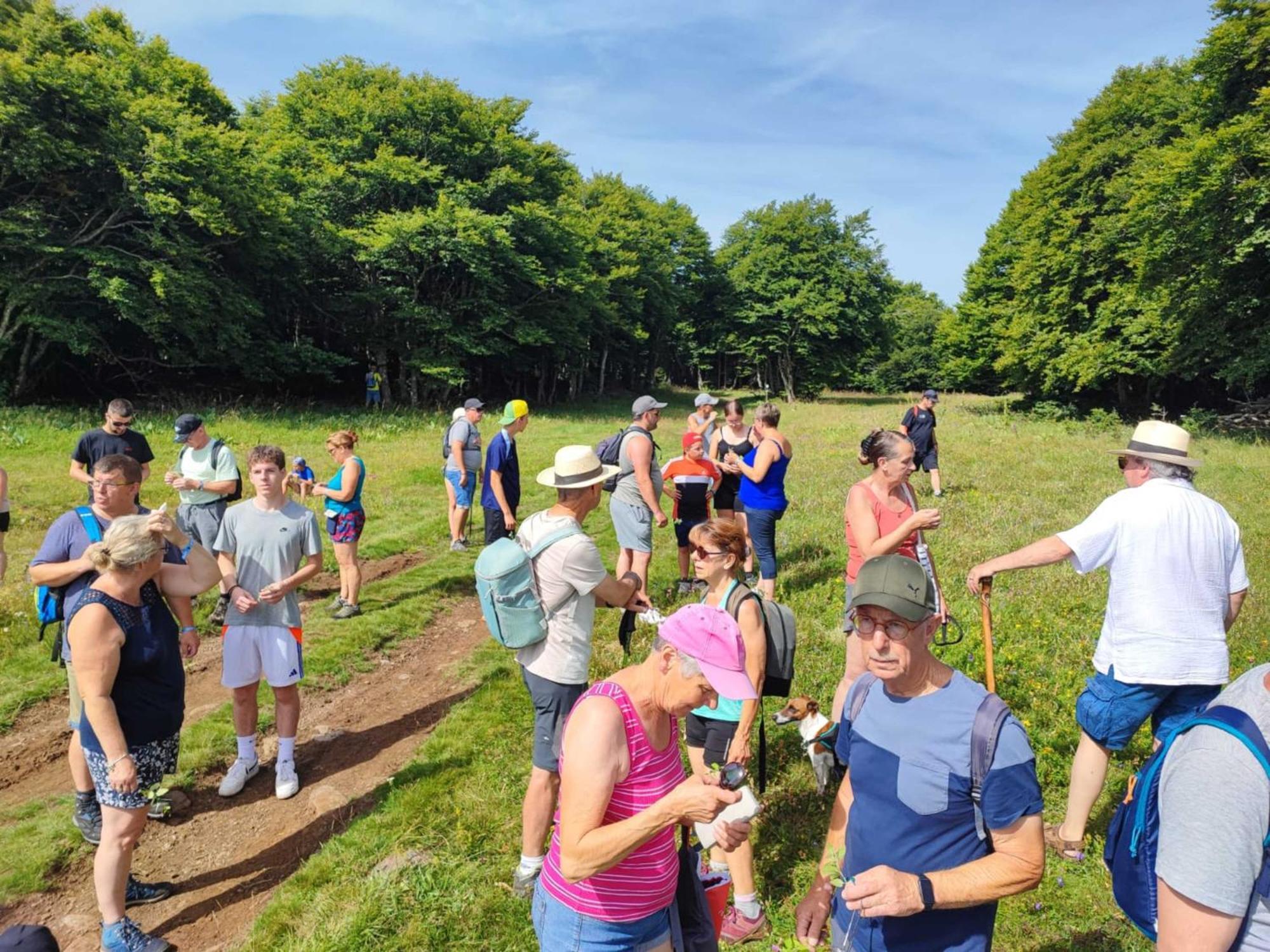 Camping Paradis Marmotel Saint-Geniez-dʼOlt Zewnętrze zdjęcie